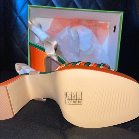 🎀Sun Gurg strappy satiny block heel shoe. New in box - Picture 4 of 6